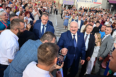 s000171_571859.jpg